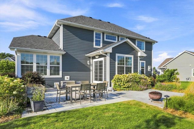 1815 E Lilac LANE, Oak Creek, WI 53154