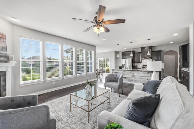 1815 E Lilac LANE, Oak Creek, WI 53154