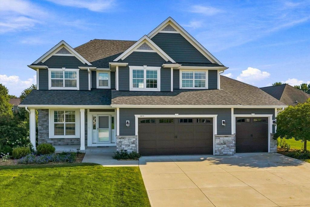 1815 E Lilac LANE, Oak Creek, WI 53154