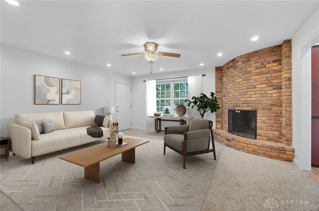 1553 Roamont Drive, Centerville, OH 45459