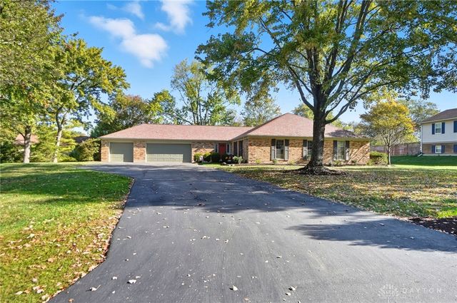 1553 Roamont Drive, Centerville, OH 45459