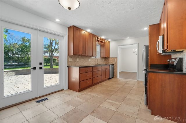 1553 Roamont Drive, Centerville, OH 45459