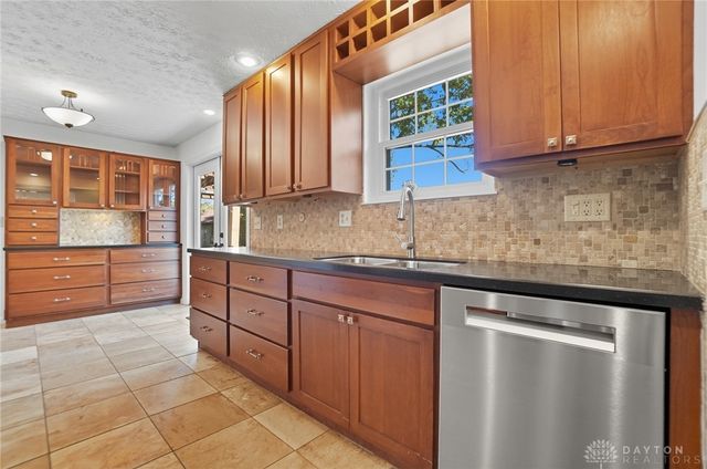 1553 Roamont Drive, Centerville, OH 45459