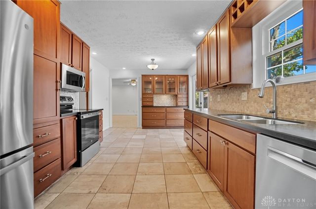 1553 Roamont Drive, Centerville, OH 45459