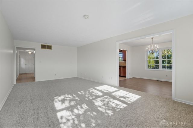 1553 Roamont Drive, Centerville, OH 45459