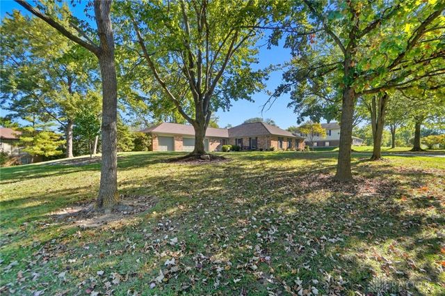 1553 Roamont Drive, Centerville, OH 45459