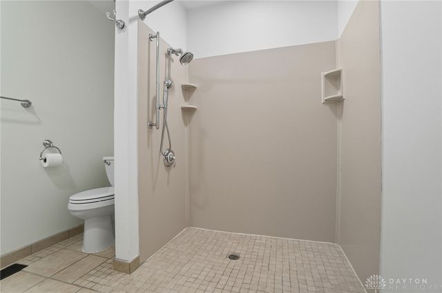 1553 Roamont Drive, Centerville, OH 45459