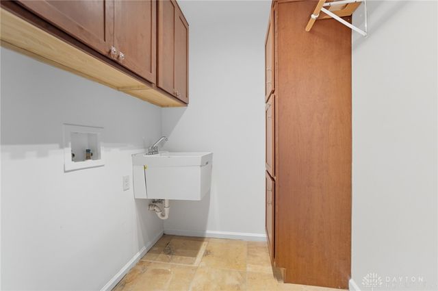 1553 Roamont Drive, Centerville, OH 45459