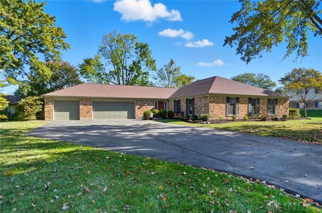 1553 Roamont Drive, Centerville, OH 45459