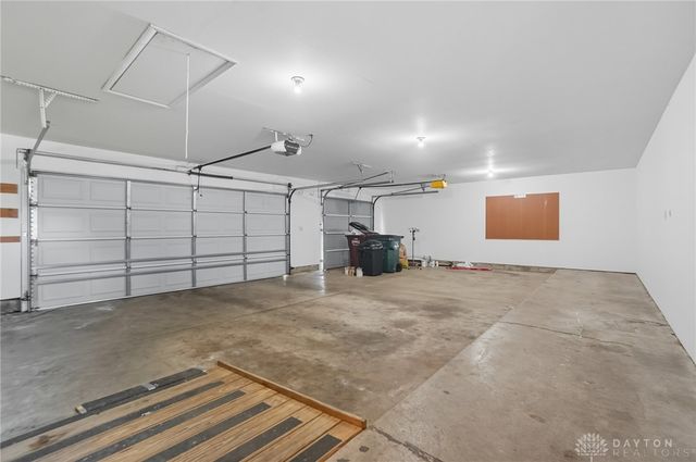 1553 Roamont Drive, Centerville, OH 45459