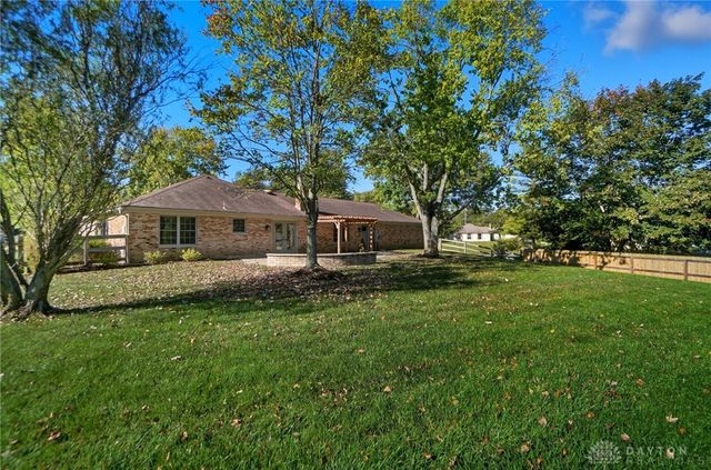 1553 Roamont Drive, Centerville, OH 45459