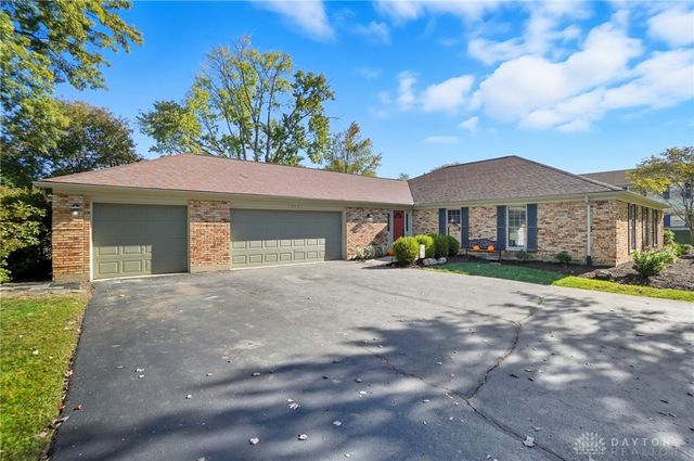 1553 Roamont Drive, Centerville, OH 45459