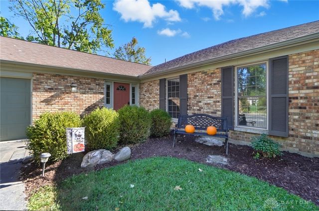 1553 Roamont Drive, Centerville, OH 45459