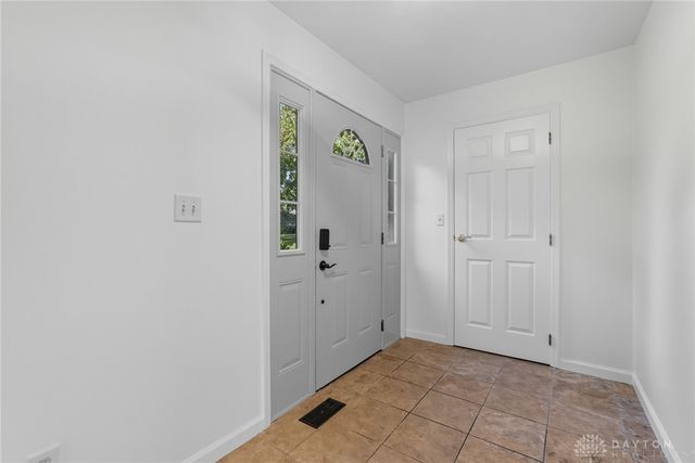 1553 Roamont Drive, Centerville, OH 45459