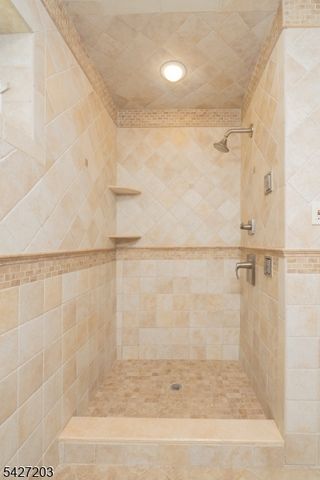19 Highview Ter, Cedar Grove Twp., NJ 07009