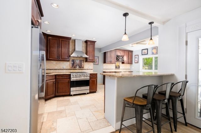 19 Highview Ter, Cedar Grove Twp., NJ 07009
