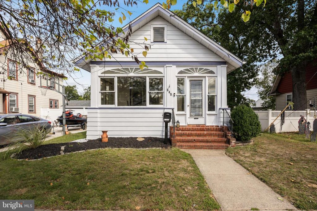 649 BRIDGEBORO ST, Riverside, NJ 08075