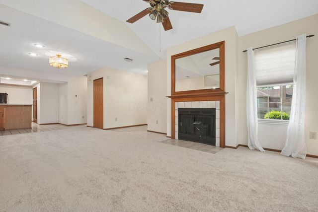 2395 Hooverside Lane, Grove City, OH 43123