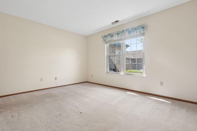 2395 Hooverside Lane, Grove City, OH 43123