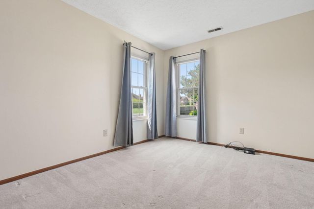 2395 Hooverside Lane, Grove City, OH 43123