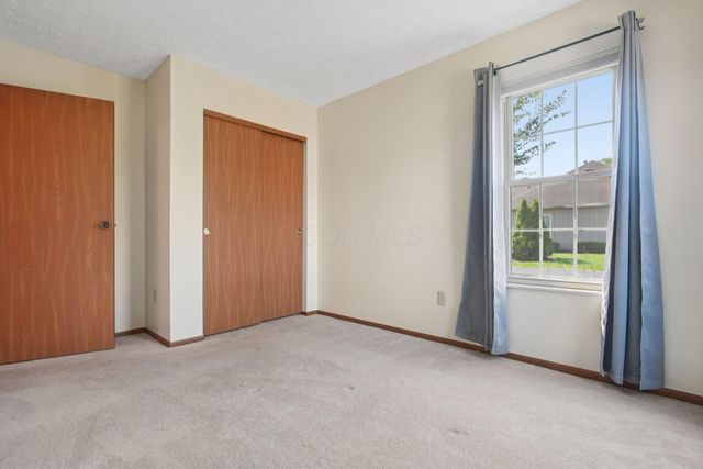 2395 Hooverside Lane, Grove City, OH 43123
