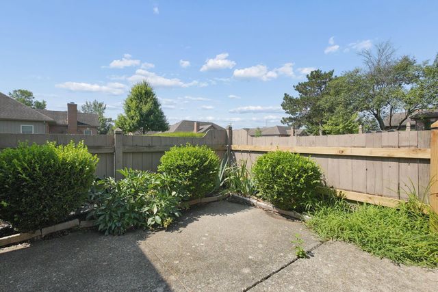 2395 Hooverside Lane, Grove City, OH 43123