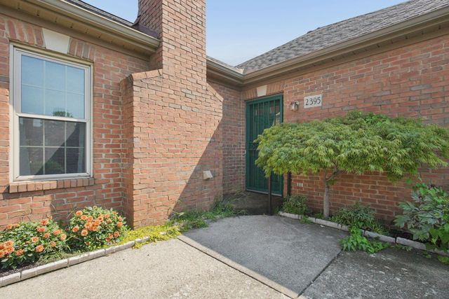 2395 Hooverside Lane, Grove City, OH 43123