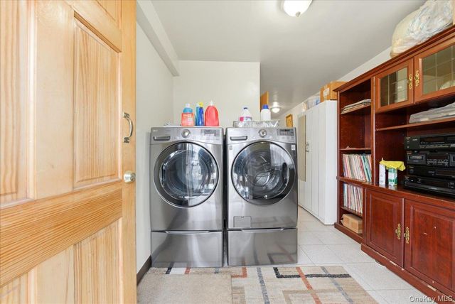 2752 Fish Avenue, Bronx, NY 10469