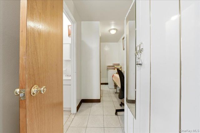 2752 Fish Avenue, Bronx, NY 10469