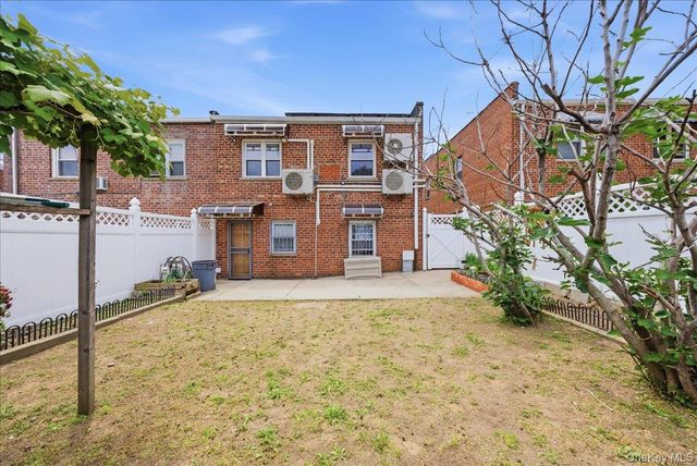 2752 Fish Avenue, Bronx, NY 10469