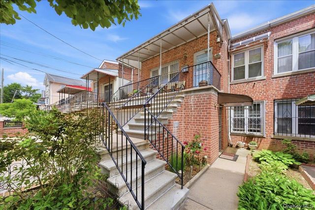 2752 Fish Avenue, Bronx, NY 10469