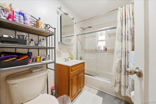 2752 Fish Avenue, Bronx, NY 10469