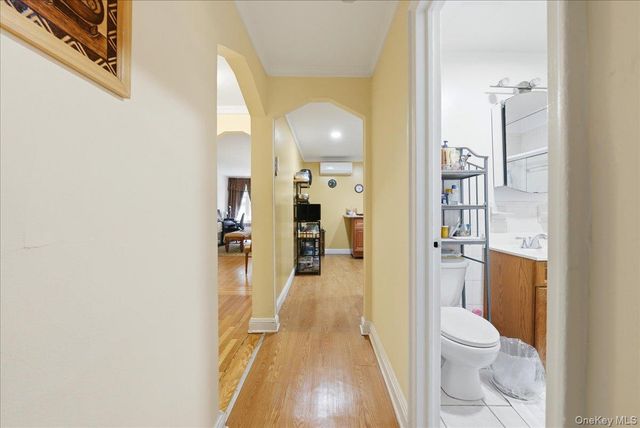 2752 Fish Avenue, Bronx, NY 10469