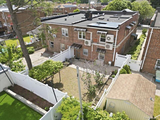 2752 Fish Avenue, Bronx, NY 10469