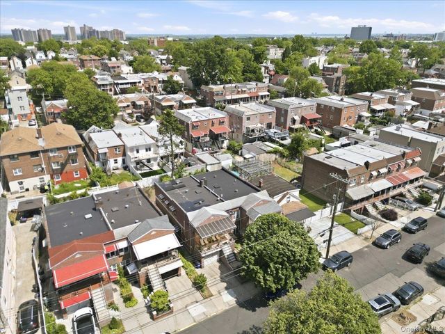 2752 Fish Avenue, Bronx, NY 10469