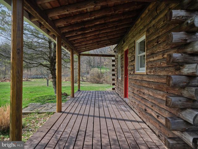 4325 LEHNENBERG RD, Riegelsville, PA 18077