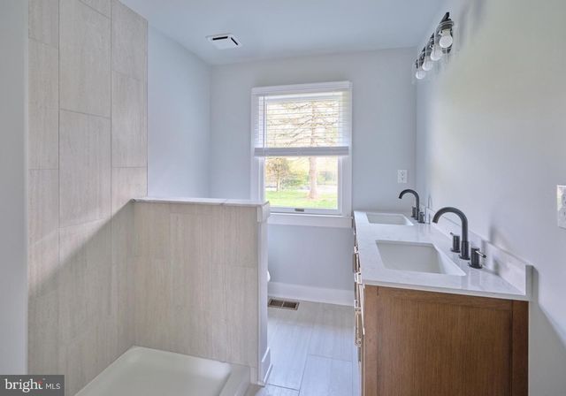 4325 LEHNENBERG RD, Riegelsville, PA 18077
