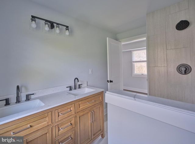 4325 LEHNENBERG RD, Riegelsville, PA 18077