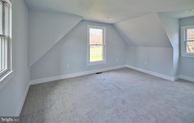 4325 LEHNENBERG RD, Riegelsville, PA 18077