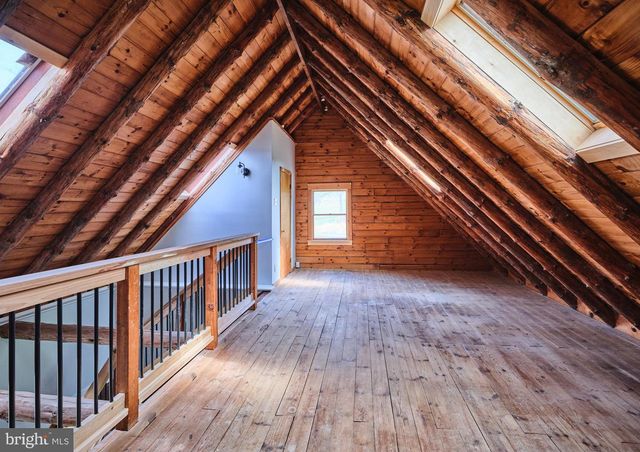 4325 LEHNENBERG RD, Riegelsville, PA 18077