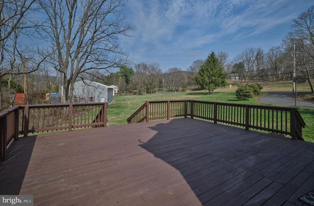 4325 LEHNENBERG RD, Riegelsville, PA 18077