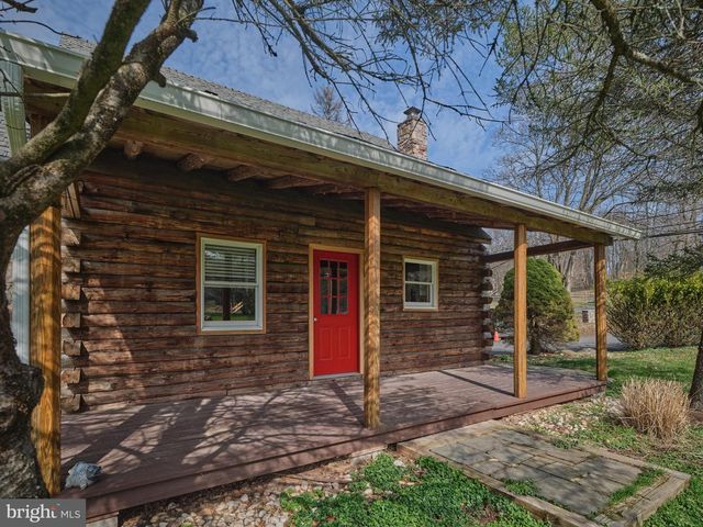 4325 LEHNENBERG RD, Riegelsville, PA 18077