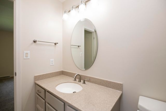 6303 S OLD VILLAGE RD, Columbia, MO 65203