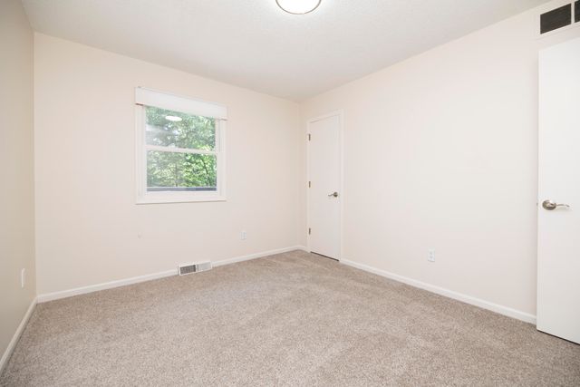 6303 S OLD VILLAGE RD, Columbia, MO 65203