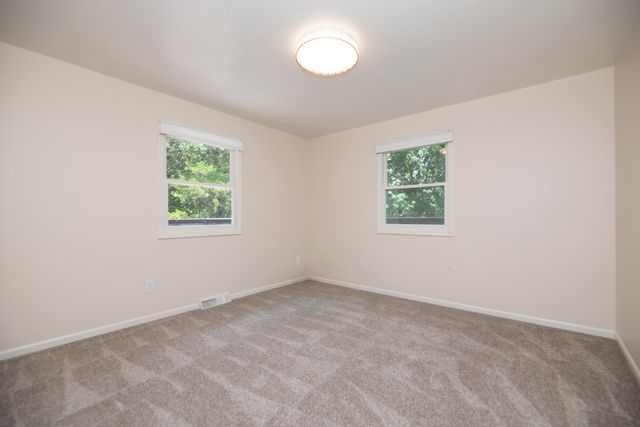 6303 S OLD VILLAGE RD, Columbia, MO 65203