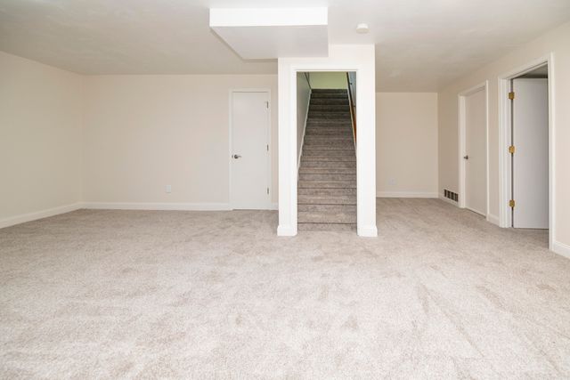 6303 S OLD VILLAGE RD, Columbia, MO 65203