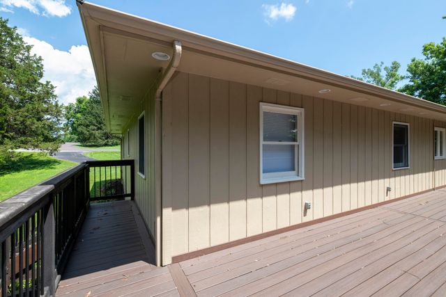 6303 S OLD VILLAGE RD, Columbia, MO 65203