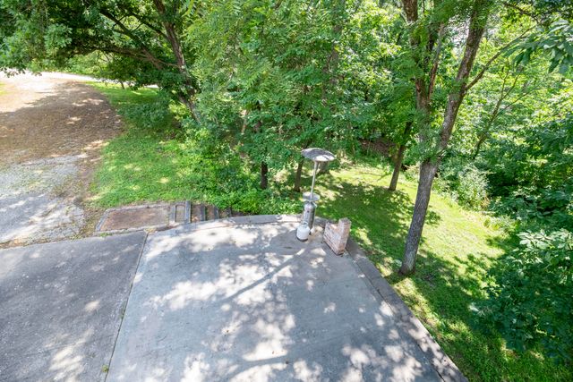6303 S OLD VILLAGE RD, Columbia, MO 65203