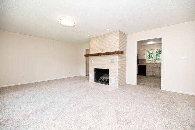 6303 S OLD VILLAGE RD, Columbia, MO 65203