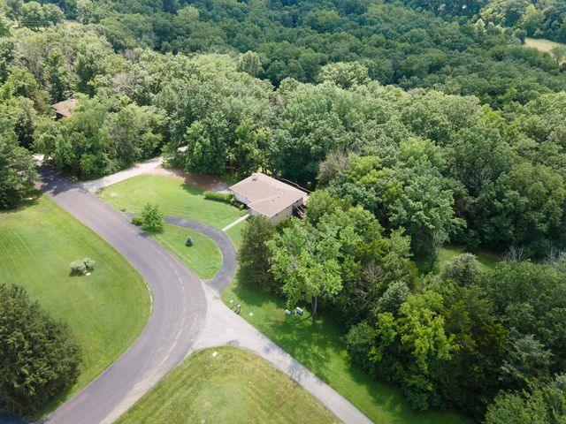 6303 S OLD VILLAGE RD, Columbia, MO 65203
